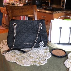 BRAND NEW MICHAEL KORS TOTE